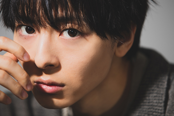 今さら聞けない！何と読むのか謎すぎる芸名の有名人8選